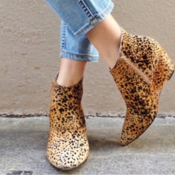 Anthropologie Matisse Nugent Boho Pony Hair Leopard Print Hidden Wedge Booties - Picture 2 of 12